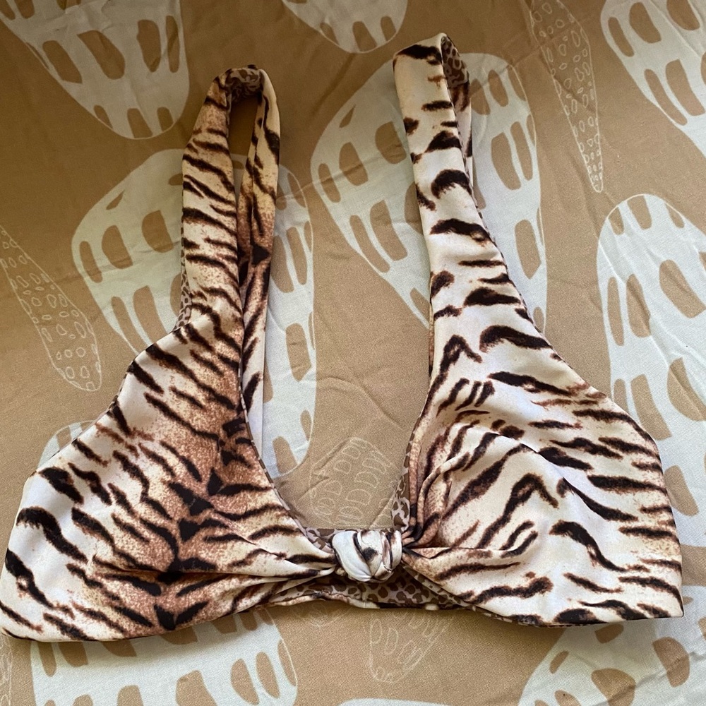 💫SOLD💫 ACACIA tiger 🐅 top